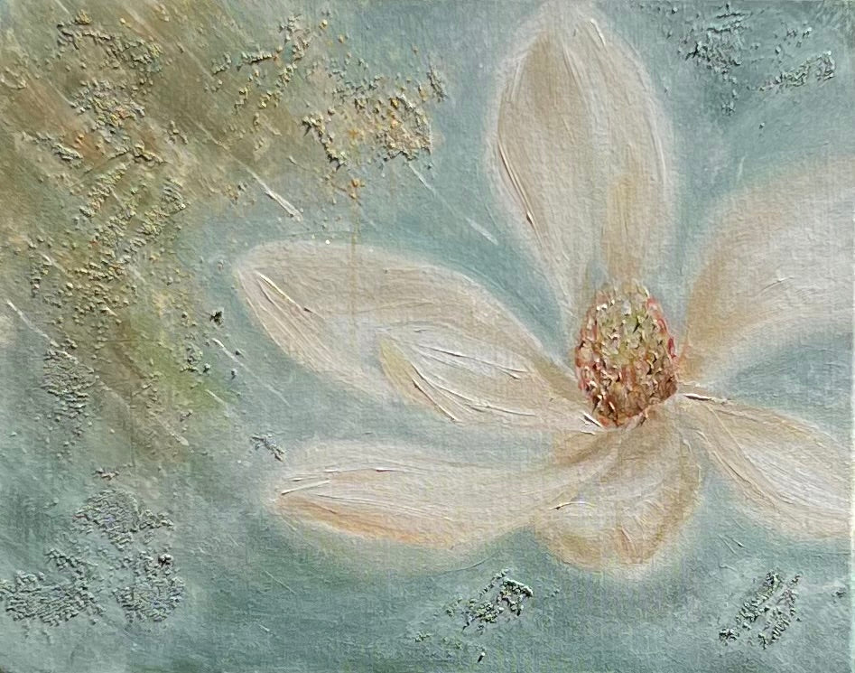 Magnolia Drifting
